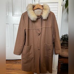 Vintage tan coat with Fur Collar
